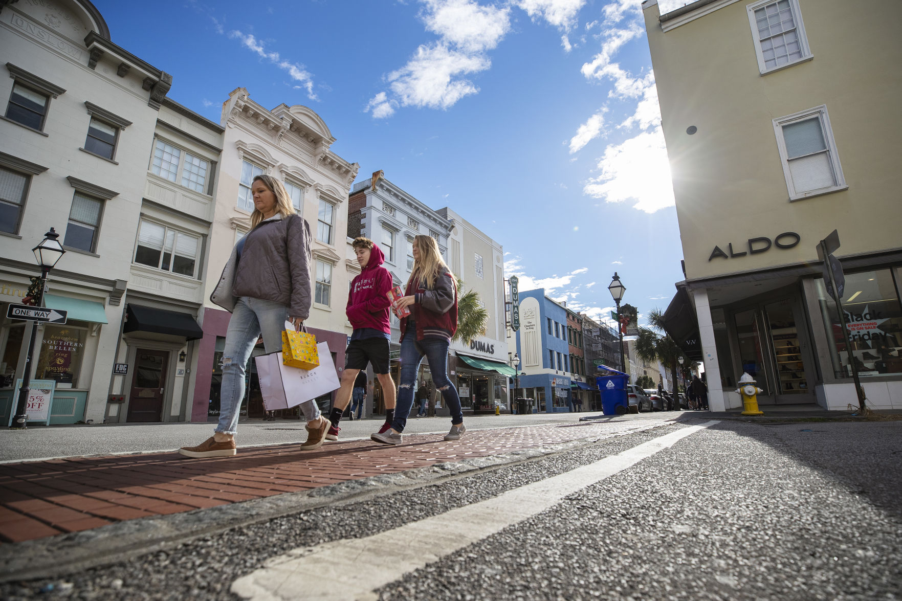shoppers on king.jpg (copy)